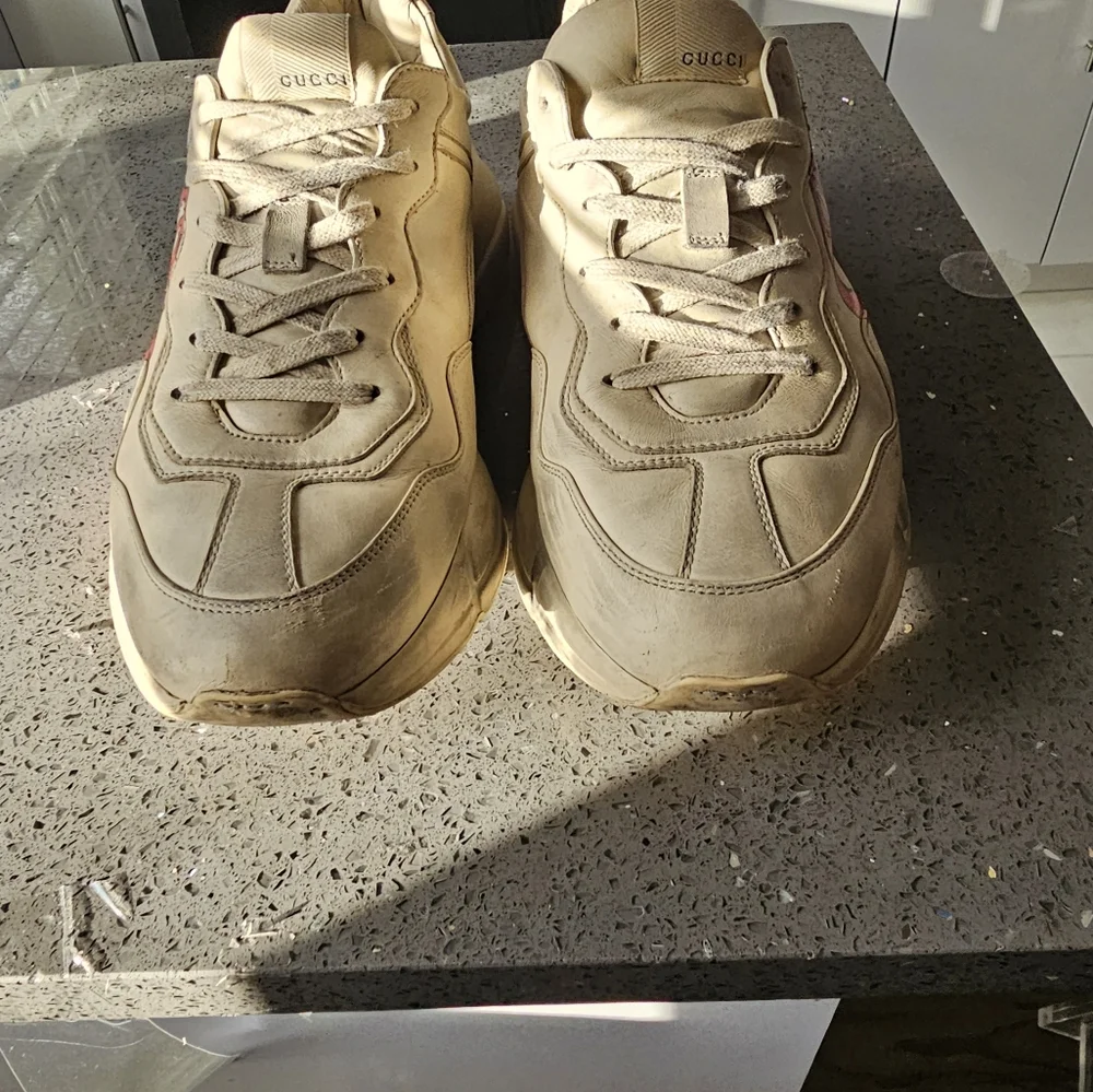 Gucci Beige Sneakers with Red Lip Graphic